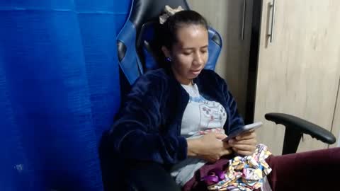 Snapshot of miculohot chatting on March 8, 2025, 12:33 am vanesa sexy online show from March 8, 2025, 12:33 am