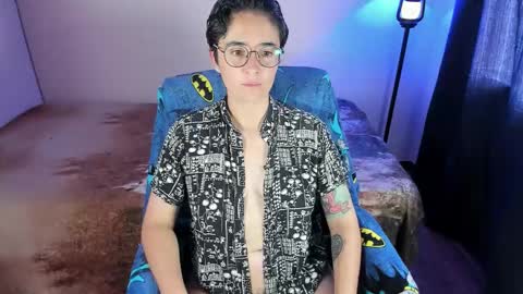 Snapshot of midnight07_ chatting on November 17, 2025, 3:29 pm Blue online show from November 17, 2025, 3:29 pm