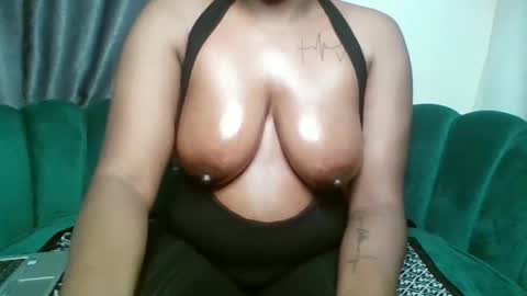 Snapshot of midnight_goddess chatting on September 18, 2025, 6:43 pm Kelly online show from September 18, 2025, 6:43 pm