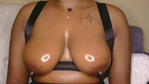 Snapshot of midnight_goddess chatting on November 12, 2025, 10:41 pm Kelly online show from November 12, 2025, 10:41 pm