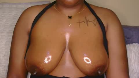 Snapshot of midnight_goddess chatting on November 18, 2025, 12:27 am Kelly online show from November 18, 2025, 12:27 am