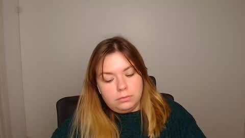 Snapshot of midnightmariana chatting on October 22, 2025, 5:30 am Mariana online show from October 22, 2025, 5:30 am