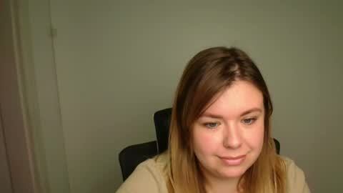 Snapshot of midnightmariana chatting on October 24, 2025, 11:50 am Mariana online show from October 24, 2025, 11:50 am