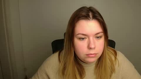 Snapshot of midnightmariana chatting on October 27, 2025, 12:09 pm Mariana online show from October 27, 2025, 12:09 pm