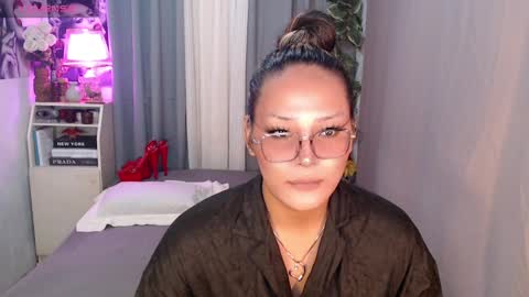 Snapshot of midnightraven27 chatting on December 3, 2024, 6:06 pm Dont forget to follow online show from December 3, 2024, 6:06 pm