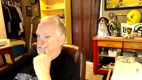 Snapshot of midwestdad09 chatting on September 29, 2025, 2:33 pm midwestdad09 online show from September 29, 2025, 2:33 pm