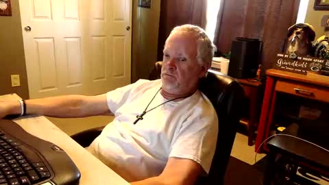 midwestdad09 online show from October 21, 2025, 6:52 pm