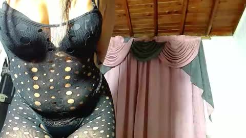 mielsquirt online show from November 21, 2025, 7:29 am