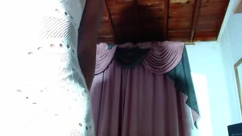 mielsquirt online show from November 22, 2025, 7:29 am