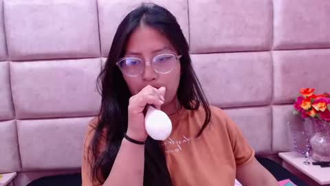 Snapshot of miha_smith chatting on January 5, 2025, 6:24 am Miha online show from January 5, 2025, 6:24 am