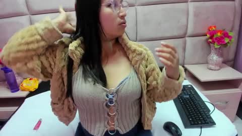 Snapshot of miha_smith chatting on September 16, 2025, 3:07 am Miha online show from September 16, 2025, 3:07 am