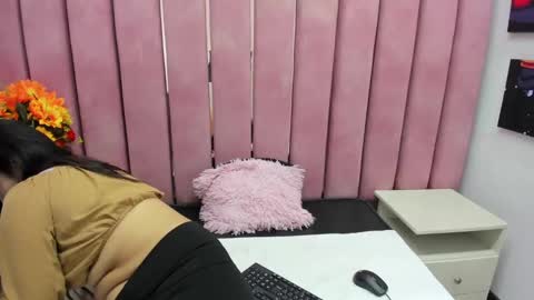 Snapshot of miha_smith chatting on October 12, 2025, 3:05 am Miha online show from October 12, 2025, 3:05 am