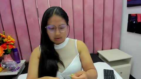 Snapshot of miha_smith chatting on October 19, 2025, 4:24 am Miha online show from October 19, 2025, 4:24 am