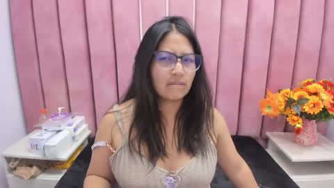 Snapshot of miha_smith chatting on November 6, 2025, 3:40 am Miha online show from November 6, 2025, 3:40 am