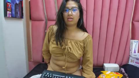 Snapshot of miha_smith chatting on November 20, 2025, 4:01 am Miha online show from November 20, 2025, 4:01 am