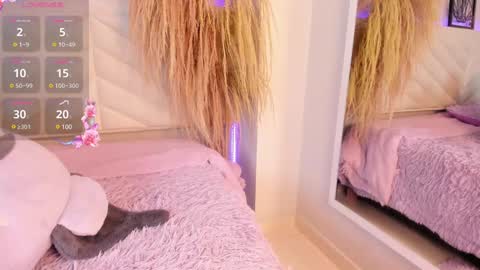 Snapshot of miia__baker chatting on January 15, 2025, 1:09 pm online show from January 15, 2025, 1:09 pm