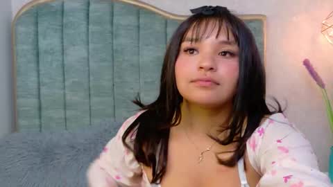 Snapshot of miia_aurora chatting on November 25, 2025, 4:12 am MIA online show from November 25, 2025, 4:12 am