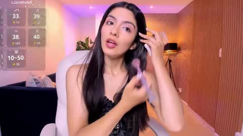 Mia online show from September 27, 2025, 11:04 am