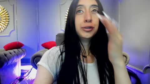 Snapshot of miilu__1 chatting on January 22, 2025, 9:35 am miilu online show from January 22, 2025, 9:35 am