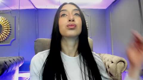 Snapshot of miilu__1 chatting on January 31, 2025, 3:20 am miilu online show from January 31, 2025, 3:20 am