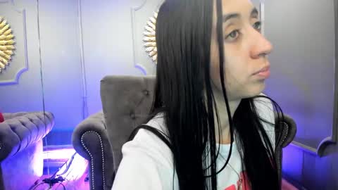 Snapshot of miilu__1 chatting on February 2, 2025, 9:19 am miilu online show from February 2, 2025, 9:19 am