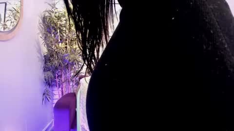 Snapshot of miilu__1 chatting on February 21, 2025, 7:12 am miilu online show from February 21, 2025, 7:12 am