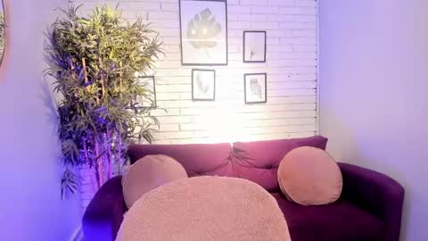 Snapshot of miilu__1 chatting on February 25, 2025, 6:58 am miilu online show from February 25, 2025, 6:58 am