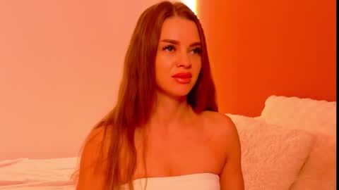 Amira online show from December 17, 2025, 5:24 am