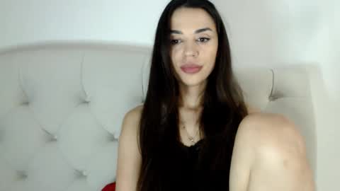 Mika online show from November 16, 2025, 8:25 pm