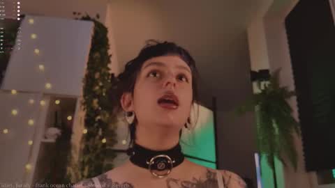 mika_moon_ online show from November 12, 2025, 4:18 pm