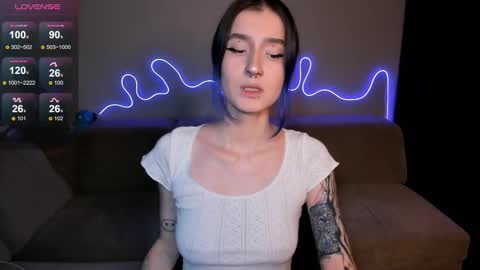 Snapshot of mika_reid chatting on September 22, 2025, 7:16 pm Mika online show from September 22, 2025, 7:16 pm