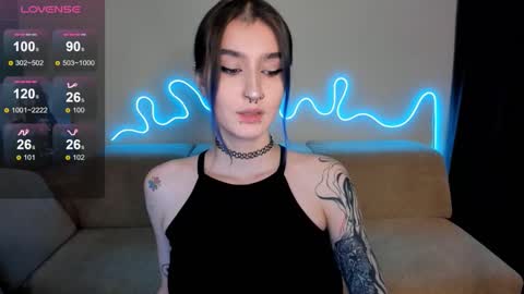 Snapshot of mika_reid chatting on October 14, 2025, 11:22 am Mika online show from October 14, 2025, 11:22 am