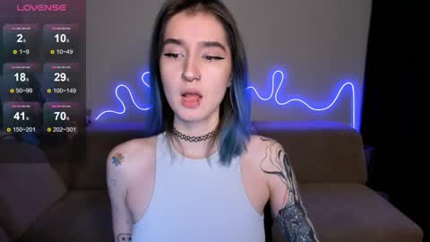 Snapshot of mika_reid chatting on November 19, 2025, 8:58 am Mika online show from November 19, 2025, 8:58 am