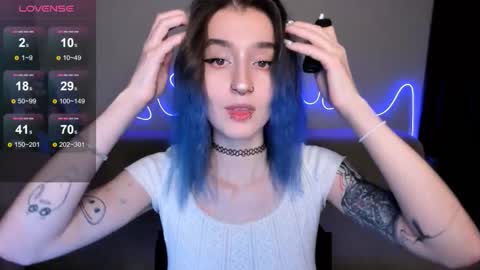 Snapshot of mika_reid chatting on November 23, 2025, 1:55 pm Mika online show from November 23, 2025, 1:55 pm