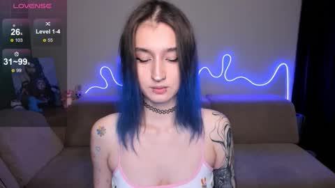 Snapshot of mika_reid chatting on November 24, 2025, 12:38 pm Mika online show from November 24, 2025, 12:38 pm