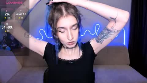 Snapshot of mika_reid chatting on November 29, 2025, 3:37 pm Mika online show from November 29, 2025, 3:37 pm