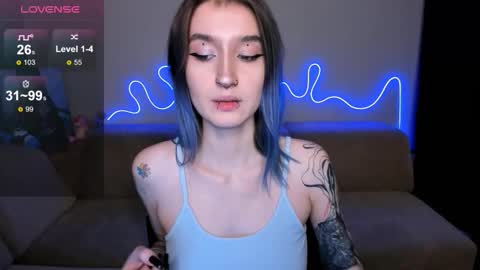 Snapshot of mika_reid chatting on December 5, 2025, 2:47 pm Mika online show from December 5, 2025, 2:47 pm