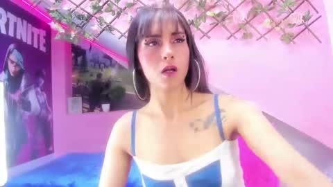 Snapshot of mikaela303av chatting on October 30, 2025, 4:25 am mikaela303av online show from October 30, 2025, 4:25 am