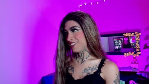 mikaelarangel online show from November 30, 2025, 4:05 am