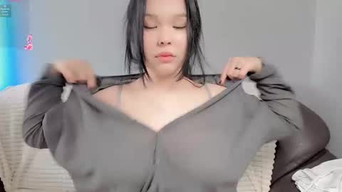 mikasssu online show from November 13, 2025, 10:58 am