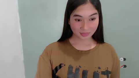 Snapshot of mikayla_slut chatting on October 1, 2025, 6:19 am Kyla online show from October 1, 2025, 6:19 am