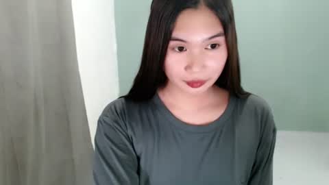 Snapshot of mikayla_slut chatting on October 3, 2025, 5:32 pm Kyla online show from October 3, 2025, 5:32 pm