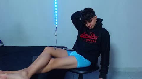 Snapshot of mike777jr chatting on October 10, 2025, 2:16 pm Mike IMDEPENDIENT MODEL online show from October 10, 2025, 2:16 pm