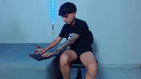 Snapshot of mike777jr chatting on October 25, 2025, 2:41 am Mike IMDEPENDIENT MODEL online show from October 25, 2025, 2:41 am