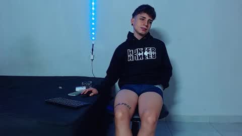 Snapshot of mike777jr chatting on November 22, 2025, 2:49 pm Mike IMDEPENDIENT MODEL online show from November 22, 2025, 2:49 pm