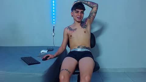 Snapshot of mike777jr chatting on November 27, 2025, 2:08 pm Mike IMDEPENDIENT MODEL online show from November 27, 2025, 2:08 pm