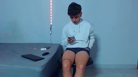 Snapshot of mike777jr chatting on December 2, 2025, 3:45 am Mike IMDEPENDIENT MODEL online show from December 2, 2025, 3:45 am