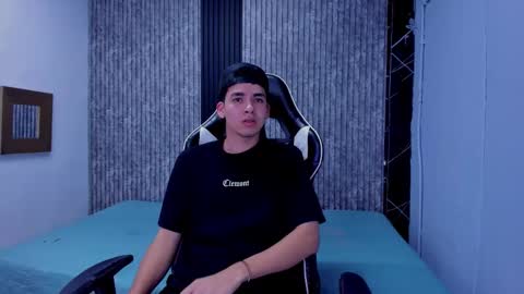 Mike 0233 online show from November 27, 2025, 4:47 am