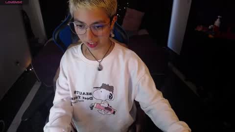 mike_bj online show from December 15, 2025, 7:07 pm