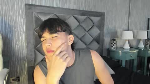 Snapshot of mike_harper_ chatting on November 9, 2025, 3:27 am Mike online show from November 9, 2025, 3:27 am